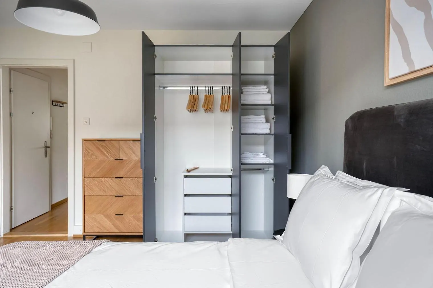 Three Bedroom Apartment Basel