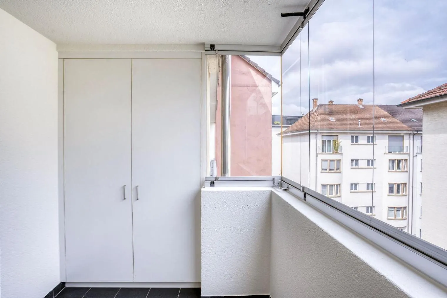 Three Bedroom Apartment Basel